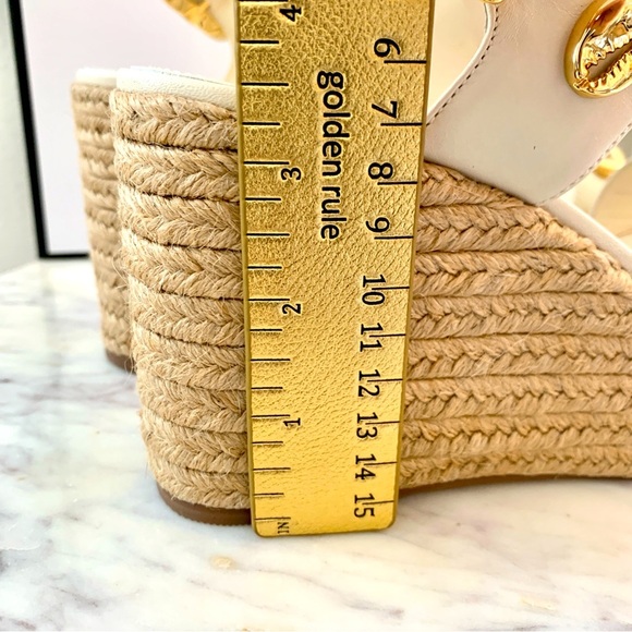 🐚 LARROUDE Rosewood Hotel Madison Espadrille Wedge Sandals Gold Seashell Charms - Picture 13 of 14